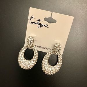 NWT Pair of Silver Jewel Dangling Earrings